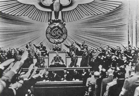 hitler speech lyrics|Es wird jetzt zurueckgeschossen .